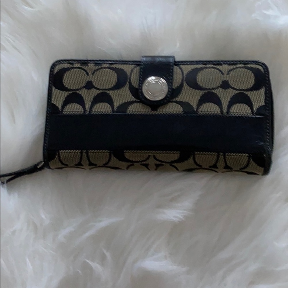 Authentic Coach Wallet Has The Code Number Inside - image 1